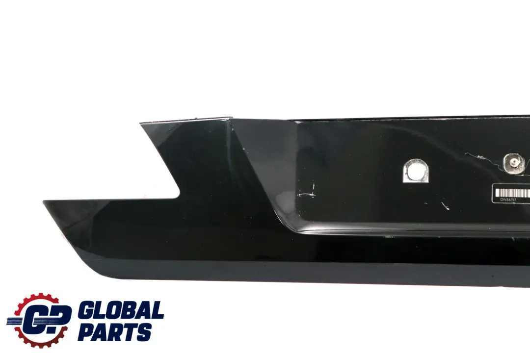 Blenda Klapy Tył Sapphire Black do BMW E65 E66 o numerze 7133637 BMW E65 E66 Blenda Klapy Tył Sapphire Black - SKU 7133637-BS - Numer Części 7133637