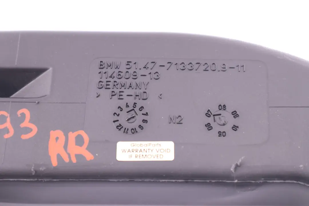 Conducto del calentador trasero derecho para BMW E93 LCI con número de pieza 7133720 BMW E93 LCI Conducto del calentador trasero derecho - SKU 7133720 - Número de pieza 7133720