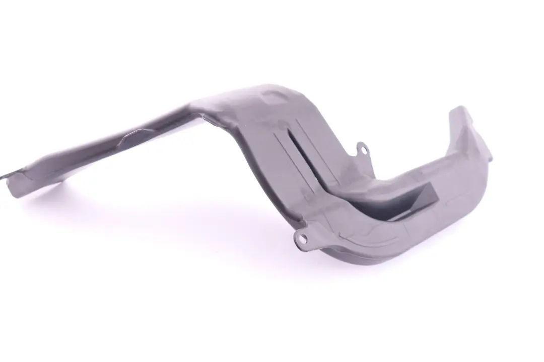 Conducto del calentador trasero derecho para BMW E93 LCI con número de pieza 7133720 BMW E93 LCI Conducto del calentador trasero derecho - SKU 7133720 - Número de pieza 7133720