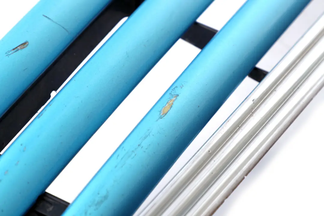 Kratka Grill Atrapa Zderzaka Blue do MINI R50 R53 o numerze 7133847 MINI R50 R53 Kratka Grill Atrapa Zderzaka Blue - SKU 7133847-ELB - Numer Części 7133847