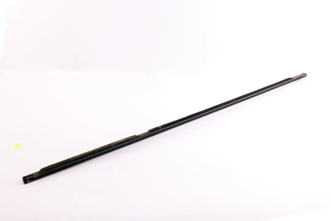 BMW E61 Rear Left Door N/S Outer Weatherstrip Strip Schwarz - SKU 7133927 - Part number 7133927