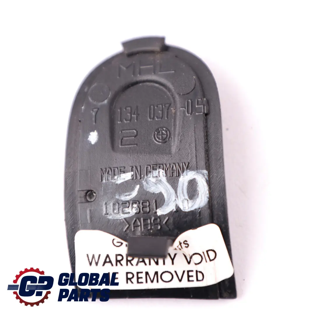 Blende Abdeckkappe Stossfänger Hinten Links Grundiert für BMW E90 mit Teilenummer 7134037 BMW E90 Blende Abdeckkappe Stossfänger Hinten Links Grundiert - SKU 7134037 - Teilenummer 7134037