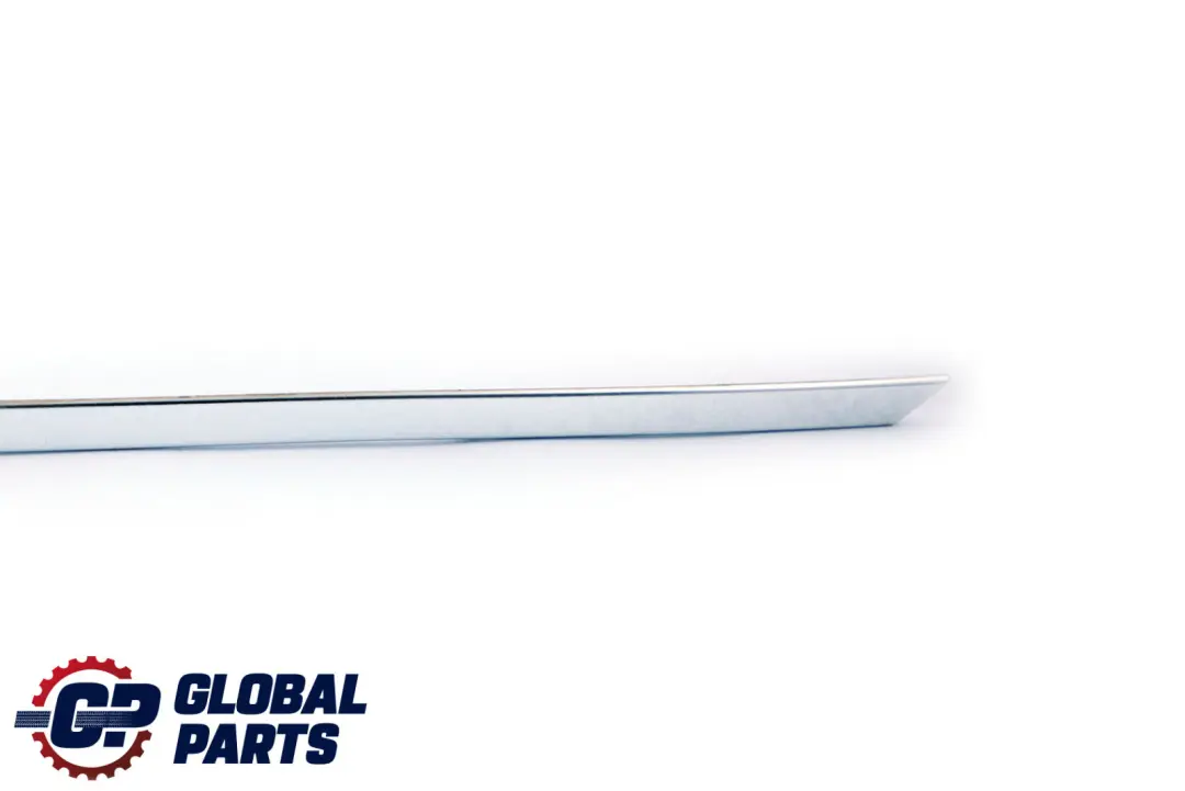 Embellecedor Tapa Tailgate Cromo para BMW E65 E66 E67 con número de pieza 7134067 BMW E65 E66 E67 Embellecedor Tapa Tailgate Cromo - SKU 7134067 - Número de pieza 7134067