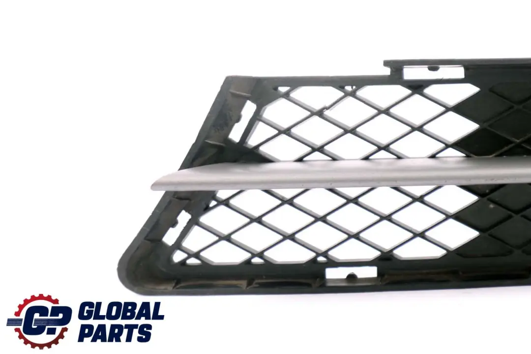 Grill Zderzaka Lewy Przód do BMW E90 E91 o numerze 7134081 BMW E90 E91 Grill Zderzaka Lewy Przód - SKU 7134081-1 - Numer Części 7134081