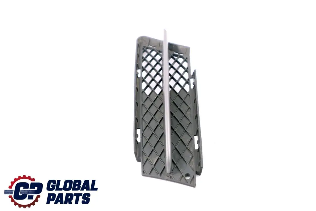Grill Zderzaka Lewy Przód do BMW E90 E91 o numerze 7134081 BMW E90 E91 Grill Zderzaka Lewy Przód - SKU 7134081-1 - Numer Części 7134081