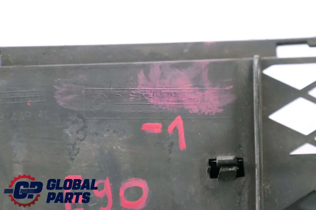 Paraurti Anteriore Copertura Griglia Parziale Sinistra per BMW E90 E91 con numero di parte 7134081 BMW E90 E91 Paraurti Anteriore Copertura Griglia Parziale Sinistra - SKU 7134081-1 - Numero di parte 7134081