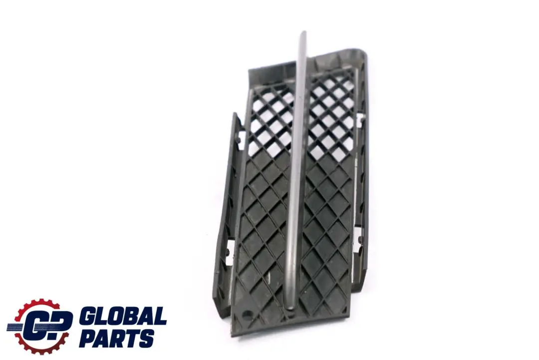 BMW E90 E91 Paraurti Anteriore Griglia Parzialmente Aperta Destra - SKU 7134082-1 - Numero di parte 7134082