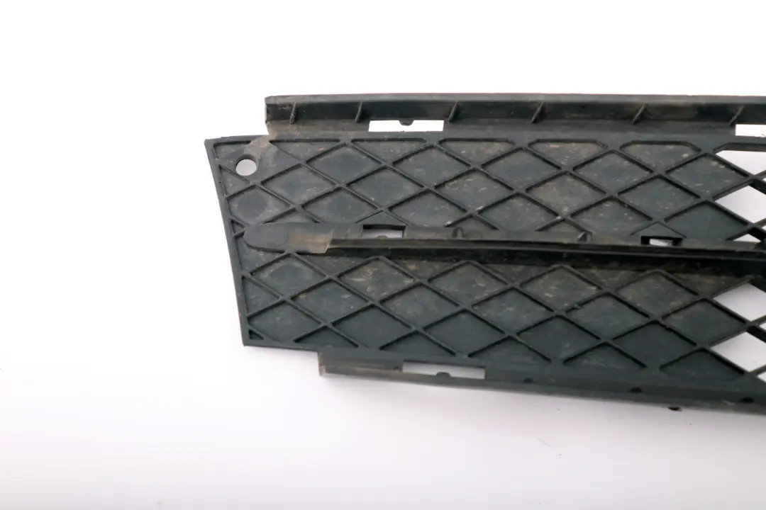 Front Bumper Partially Open Grid Grille Right O/S to BMW 3 Series E90 E91 with Part number 7134082 BMW 3 Series E90 E91 Front Bumper Partially Open Grid Grille Right O/S - SKU 7134082 - Part number 7134082