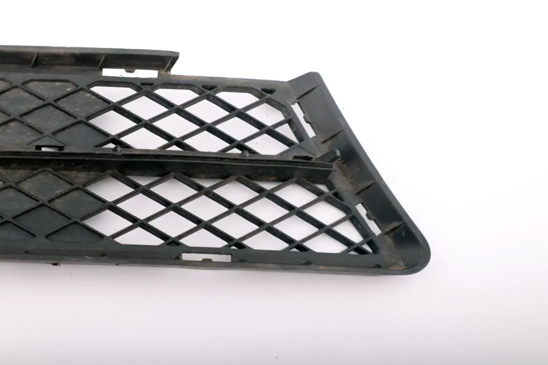 Gitter Teiloffen Rechts Verkleidung Vorn für BMW 3 er E90 E91 mit Teilenummer 7134082 BMW 3 er E90 E91 Gitter Teiloffen Rechts Verkleidung Vorn - SKU 7134082 - Teilenummer 7134082