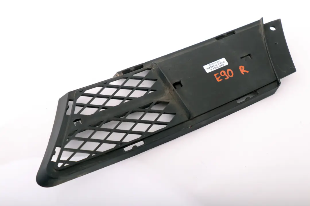 Gitter Teiloffen Rechts Verkleidung Vorn für BMW 3 er E90 E91 mit Teilenummer 7134082 BMW 3 er E90 E91 Gitter Teiloffen Rechts Verkleidung Vorn - SKU 7134082 - Teilenummer 7134082