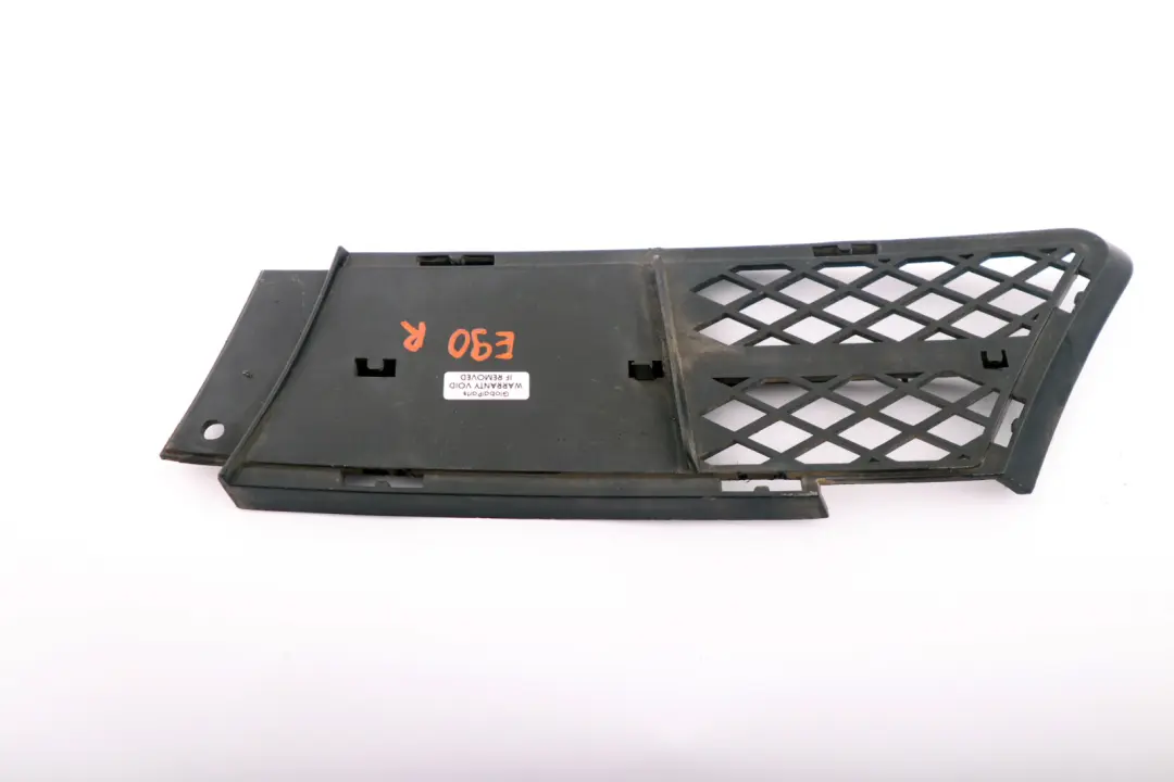 Paraurti Anteriore Griglia Parzialmente Aperta Destra per BMW E90 E91 con numero di parte 7134082 BMW E90 E91 Paraurti Anteriore Griglia Parzialmente Aperta Destra - SKU 7134082 - Numero di parte 7134082