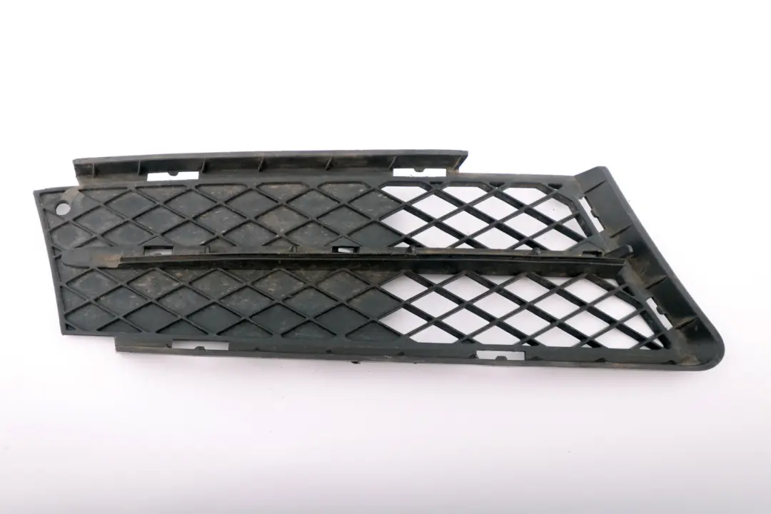 Gitter Teiloffen Rechts Verkleidung Vorn für BMW 3 er E90 E91 mit Teilenummer 7134082 BMW 3 er E90 E91 Gitter Teiloffen Rechts Verkleidung Vorn - SKU 7134082 - Teilenummer 7134082