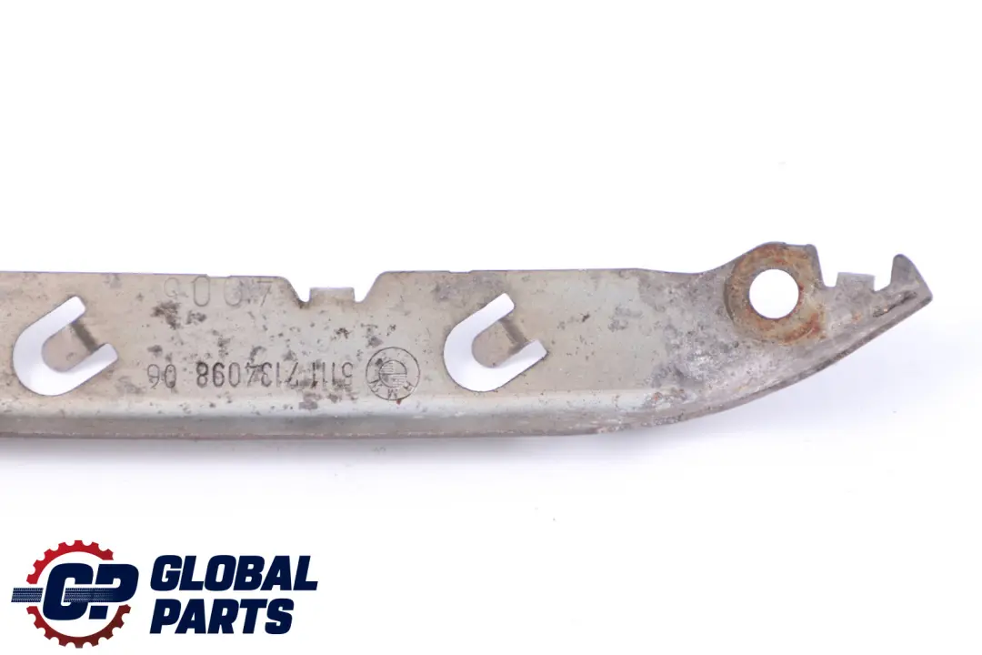 Insertar soporte De montaje parachoques delantero derecho O / S para BMW E90 E91 LCi con número de pieza 51117134098 BMW E90 E91 LCi Insertar soporte De montaje parachoques delantero derecho O / S - SKU 7134098 - Número de pieza 51117134098