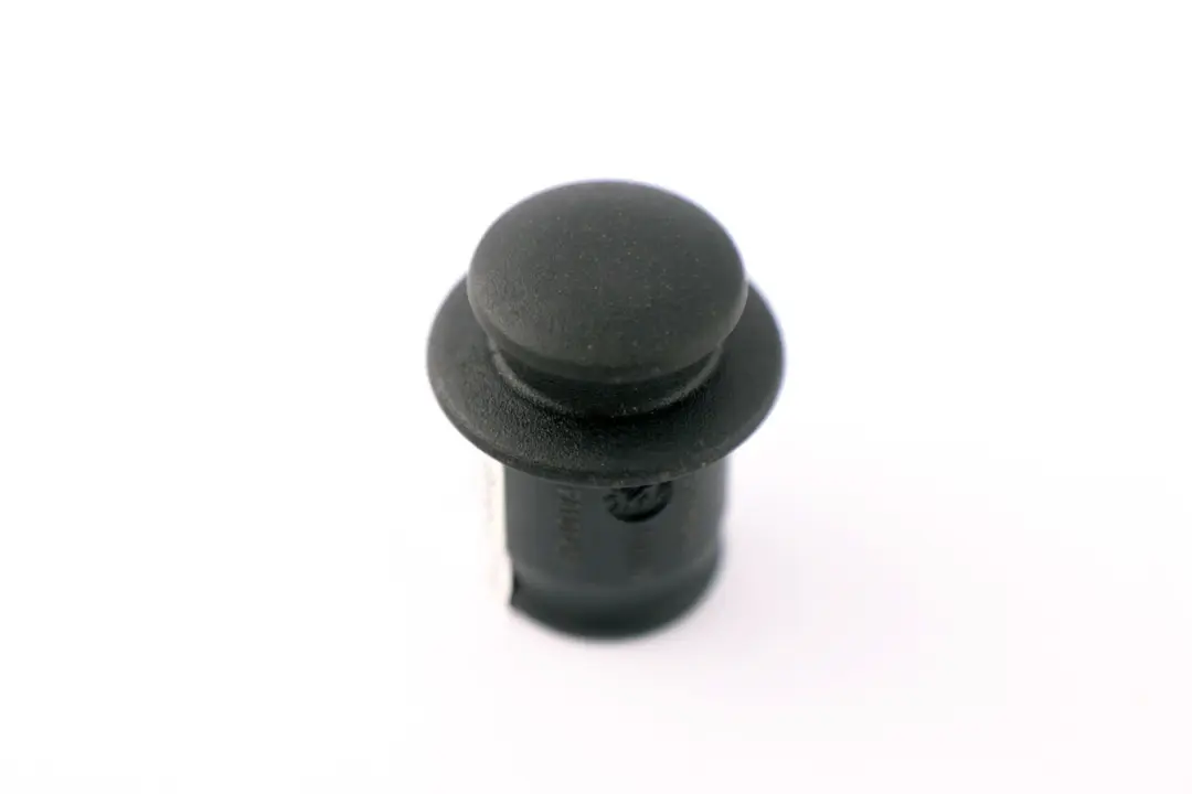 Embellecedor De Tapa De Encendedor De Cigarrillos Universal para BMW con número de pieza 7135141 BMW Embellecedor De Tapa De Encendedor De Cigarrillos Universal - SKU 7135141 - Número de pieza 7135141