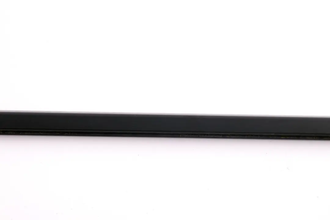 BMW E60 E61 LCI Tapa Canal Puerta Delantera Derecha Schwarz - SKU 7135162 - Número de pieza 7135162