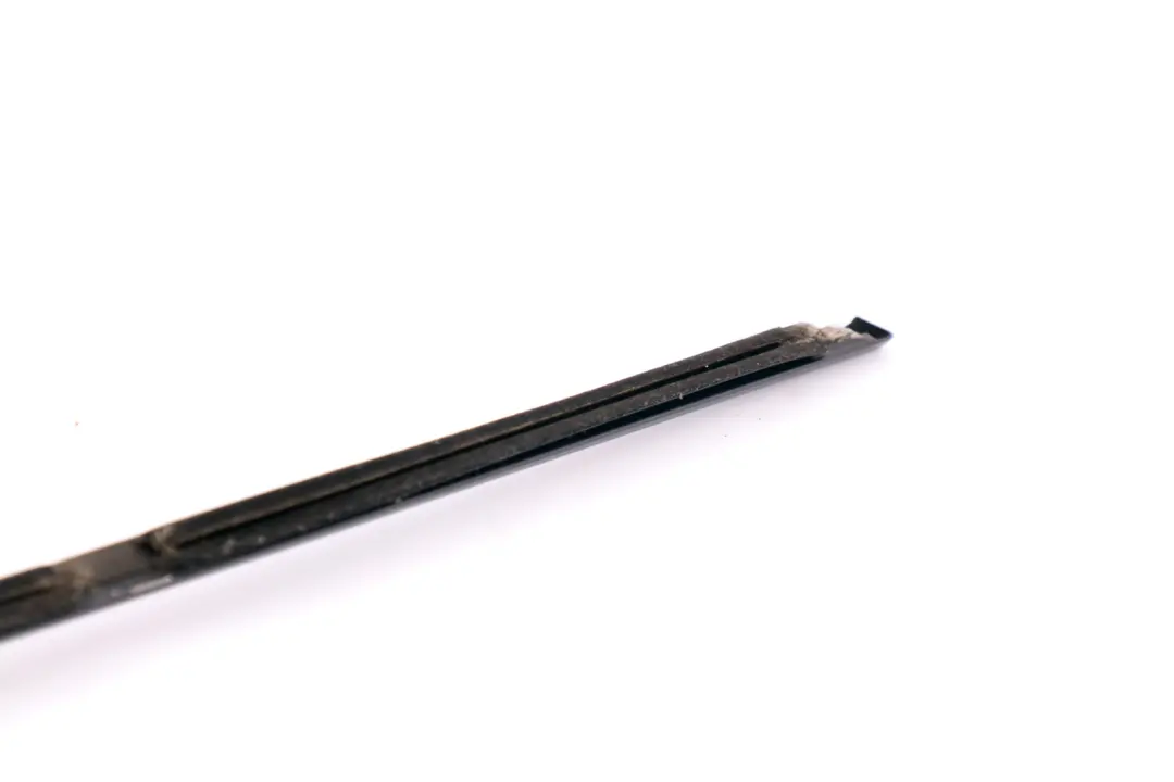 BMW 5 er E60 E60N LCI Schachtabdeckung Tür aussen hinten links Schwarz - SKU 7135163 - Teilenummer 7135163