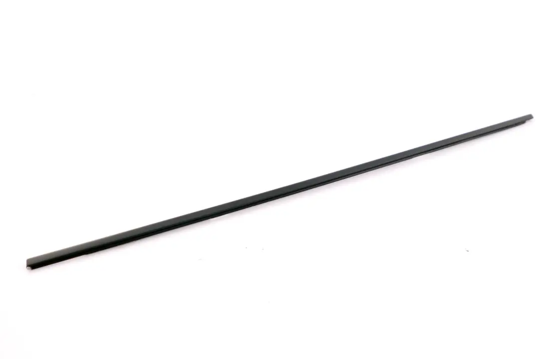 BMW 5 er E60 E60N LCI Schachtabdeckung Tür aussen hinten links Schwarz - SKU 7135163 - Teilenummer 7135163