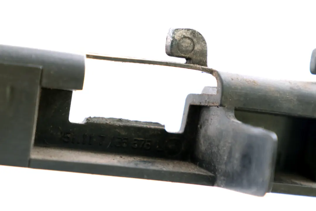 Ślizg Zderzaka Błotnika Lewy Przód do BMW E65 E66 E67 o numerze 7135575 BMW E65 E66 E67 Ślizg Zderzaka Błotnika Lewy Przód - SKU 7135575 - Numer Części 7135575