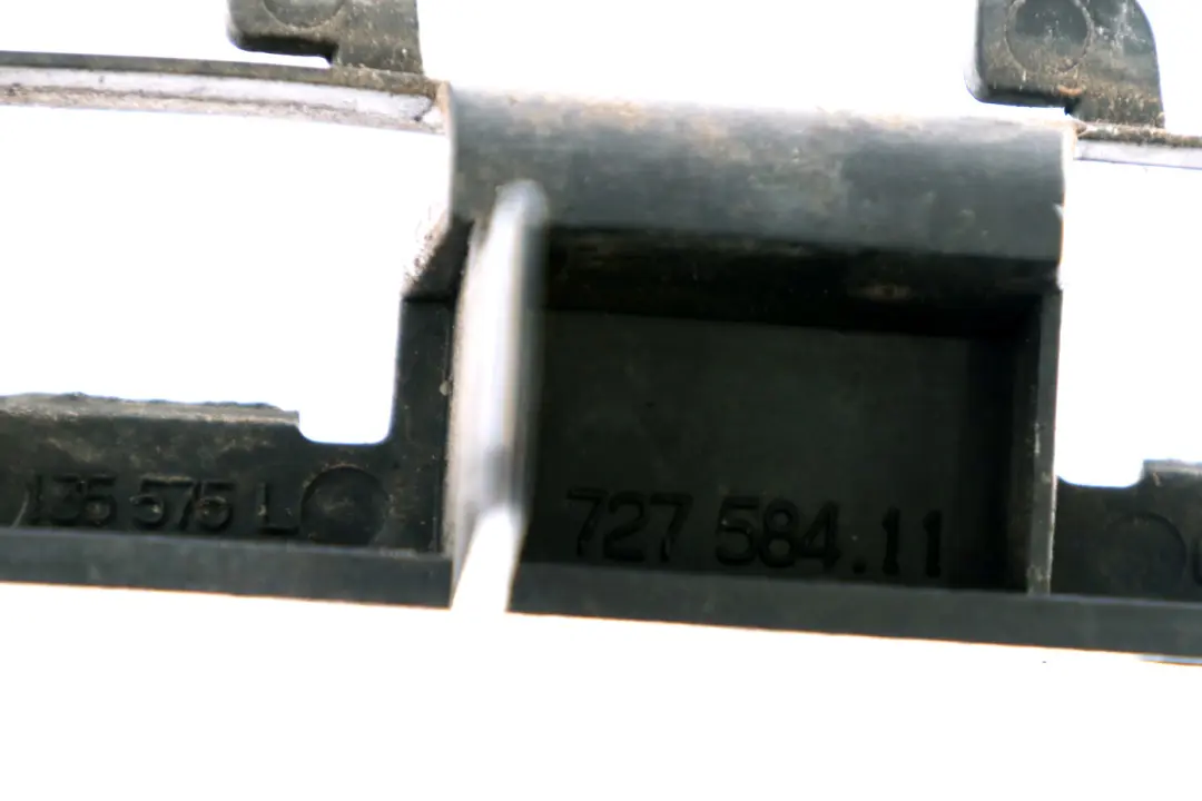 BMW 7 er E65 E66 E67 Verkleidung Vorn Aufnahme Links - SKU 7135575 - Teilenummer 7135575