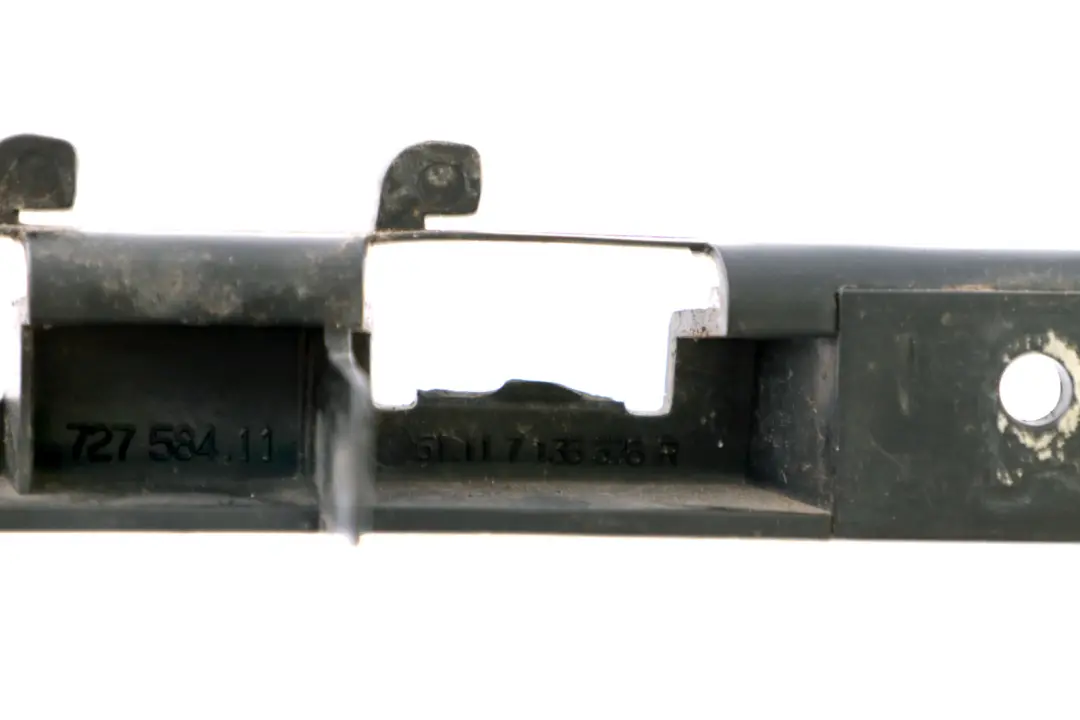 BMW E65 E66 E67 Soporte Parachoques Delantero Derecho - SKU 7135576 - Número de pieza 7135576