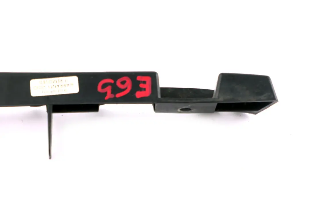 BMW E65 E66 E67 Soporte Parachoques Delantero Derecho - SKU 7135576 - Número de pieza 7135576