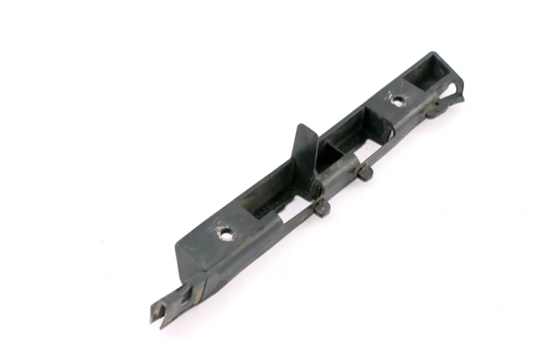 BMW E65 E66 E67 Soporte Parachoques Delantero Derecho - SKU 7135576 - Número de pieza 7135576