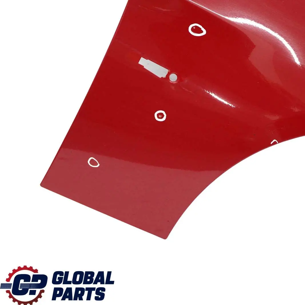 BMW E90 E91 Rivestimento Laterale Parafango Ant. Dx Rosso-Cremisi Karmesin Rosso - SKU 7135680-KAR1 - Numero di parte 7135680