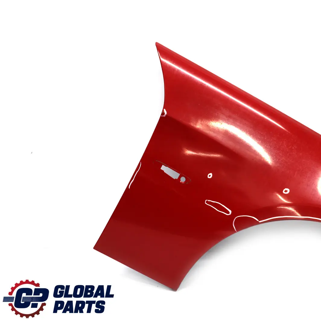 BMW E90 E91 Rivestimento Laterale Parafango Anteriore Dx Rosso-Cremisi Rosso - - SKU 7135680-KAR2 - Numero di parte 7135680