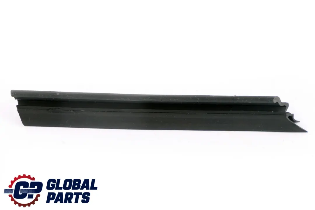 BMW E90 E90N E91 E91N LCI Uszczelka Drzwi Prawa - SKU 7136140 - Numer Części 7136140