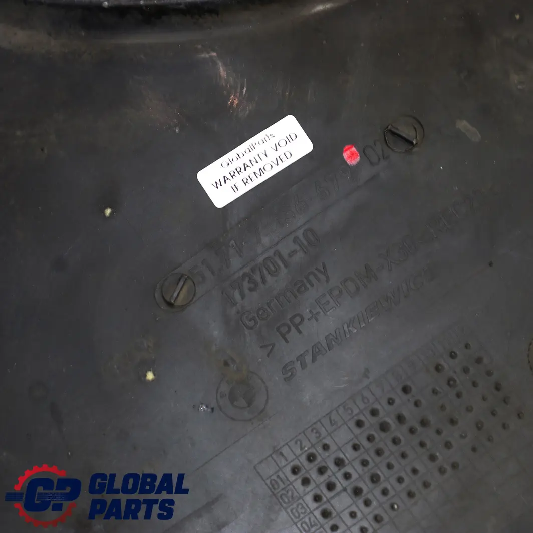 Tapa Paso Rueda Guardabarros Delantero Izquierdo N/S para BMW E65 con número de pieza 7136679 BMW E65 Tapa Paso Rueda Guardabarros Delantero Izquierdo N/S - SKU 7136679 - Número de pieza 7136679