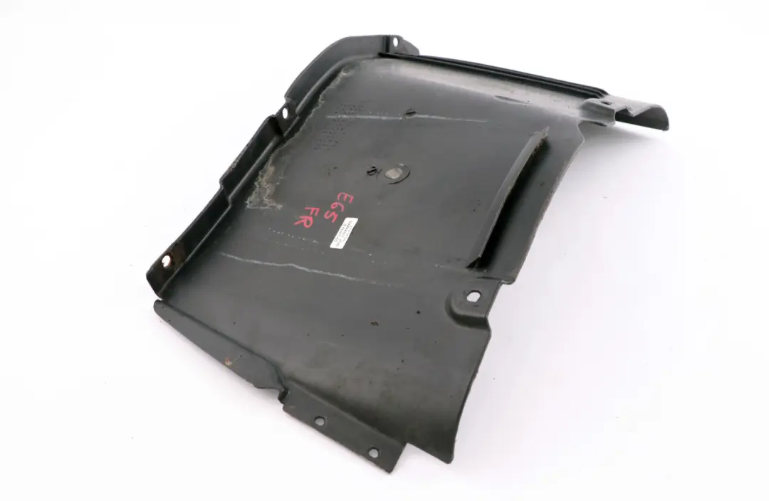 Rivestimento Passaruota Alloggiamento Anteriore Destro per BMW E65 E66 E67 con numero di parte 7136684 BMW E65 E66 E67 Rivestimento Passaruota Alloggiamento Anteriore Destro - SKU 7136684 - Numero di parte 7136684