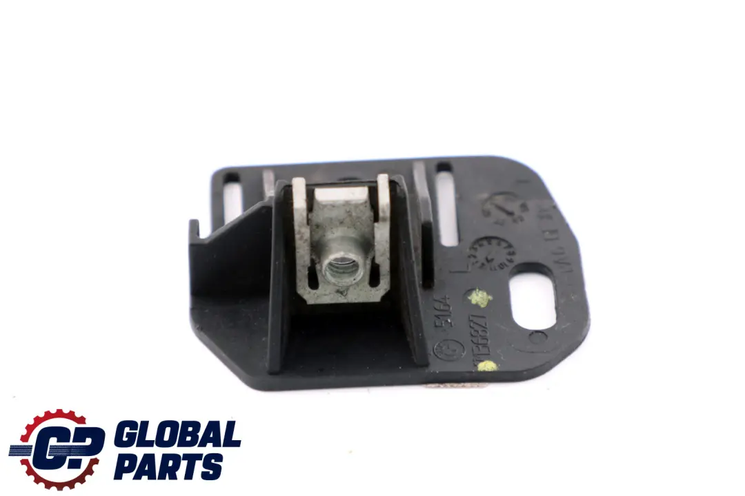 Staffa Montaggio Braccio Faro Sinistro per BMW E90 E90N E91 E91N con numero di parte 51647136827 BMW E90 E90N E91 E91N Staffa Montaggio Braccio Faro Sinistro - SKU 7136827 - Numero di parte 51647136827