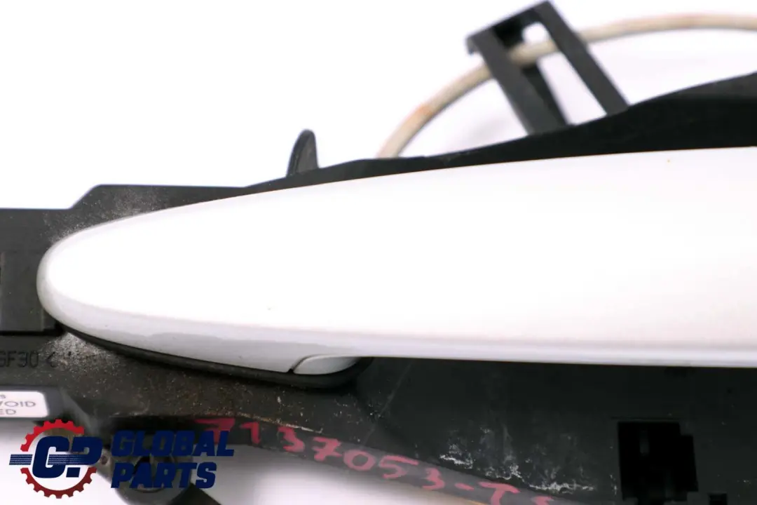 Poignée Maintien Arrière Gauche Extérieur Titansilber Silver pour BMW X5 X6 E70 E71 à propos du numéro de pièce 7137053 BMW X5 X6 E70 E71 Poignée Maintien Arrière Gauche Extérieur Titansilber Silver - SKU 7137053-TS - Numéro de pièce 7137053