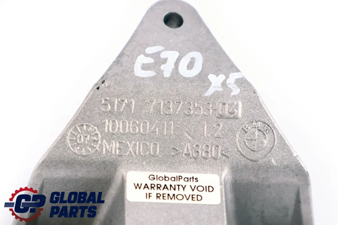 Uchwyt Kolumny Kierowniczej do BMW E70 E71 o numerze 7137353 BMW E70 E71 Uchwyt Kolumny Kierowniczej - SKU 7137353 - Numer Części 7137353