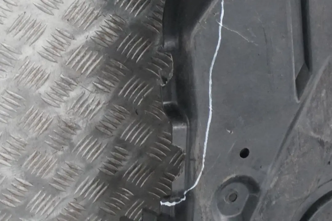 Underbonnet Tray Shield Protection Screen to BMW 3 E93 Cabrio 325i 330i Engine with Part number 7138010 BMW 3 E93 Cabrio 325i 330i Engine Underbonnet Tray Shield Protection Screen - SKU 7138010-1 - Part number 7138010