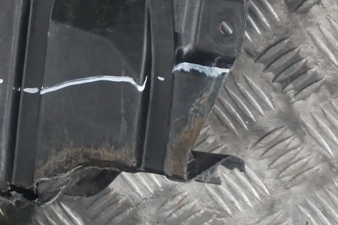 Underbonnet Tray Shield Protection Screen to BMW 3 E93 Cabrio 325i 330i Engine with Part number 7138010 BMW 3 E93 Cabrio 325i 330i Engine Underbonnet Tray Shield Protection Screen - SKU 7138010-1 - Part number 7138010