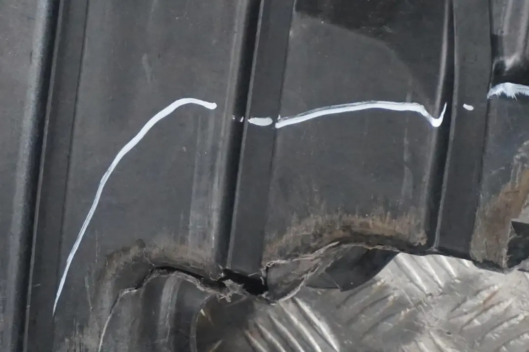 BMW 3 E93 Cabrio 325i 330i Engine Underbonnet Tray Shield Protection Screen - SKU 7138010-1 - Part number 7138010