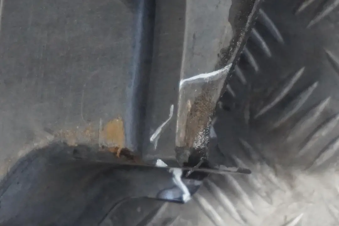 BMW 3 Series E93 325i 330i Engine Underbonnet Tray Shield Protection Screen - SKU 7138010 - Part number 7138010