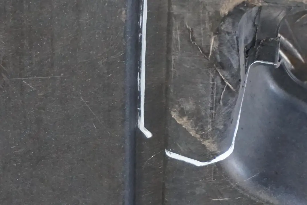 Underbonnet Tray Shield Protection Screen to BMW 3 Series E93 325i 330i Engine with Part number 7138010 BMW 3 Series E93 325i 330i Engine Underbonnet Tray Shield Protection Screen - SKU 7138010 - Part number 7138010