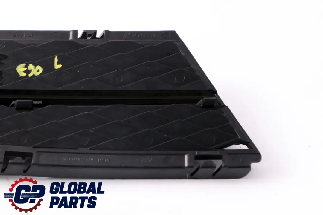 BMW E90 E91 LCI Paraurti Anteriore Griglia Chiusa Sinistra - SKU 7138417 - Numero di parte 7138417