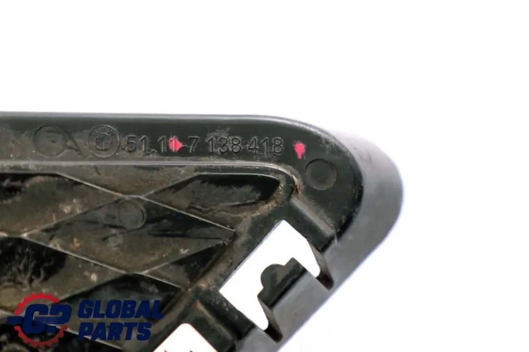 Griglia Paraurti Anteriore BMW E90 E91 LCI Griglia Chiusa Lato Destro per con numero di parte 7138418 Griglia Paraurti Anteriore BMW E90 E91 LCI Griglia Chiusa Lato Destro - SKU 7138418 - Numero di parte 7138418