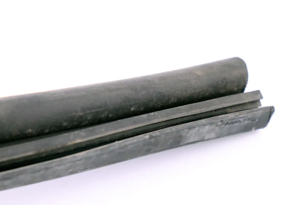 6er E63 E64 LCI Seitliche Motorhaubendichtung Dichtung für BMW mit Teilenummer 7138595 BMW 6er E63 E64 LCI Seitliche Motorhaubendichtung Dichtung - SKU 7138595 - Teilenummer 7138595