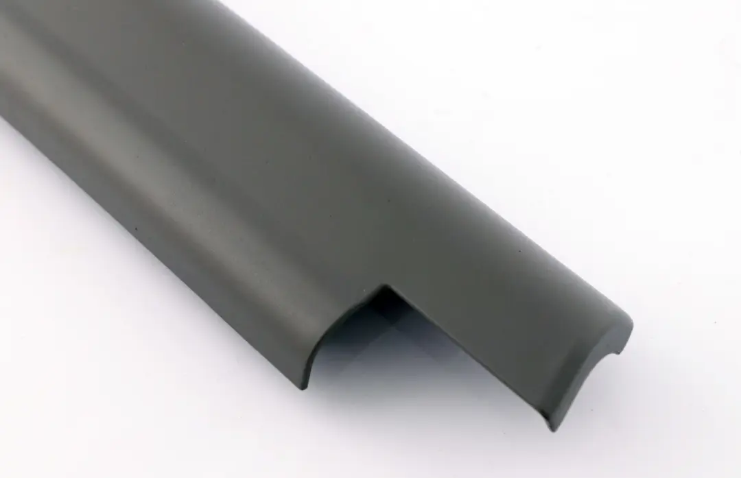 Acabado Delantero Rail Superior Izquierdo Gris 7126633 para BMW E65 E66 E67 con número de pieza 7139017 BMW E65 E66 E67 Acabado Delantero Rail Superior Izquierdo Gris 7126633 - SKU 7139017 - Número de pieza 7139017