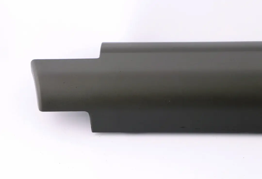 Acabado Delantero Rail Superior Izquierdo Gris 7126633 para BMW E65 E66 E67 con número de pieza 7139017 BMW E65 E66 E67 Acabado Delantero Rail Superior Izquierdo Gris 7126633 - SKU 7139017 - Número de pieza 7139017