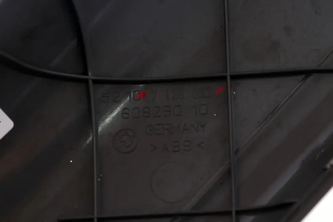 Osłona Zaślepka Fotela Przód Lewo 7126633 do BMW E65 E66 E67 o numerze 7139017 BMW E65 E66 E67 Osłona Zaślepka Fotela Przód Lewo 7126633 - SKU 7139017 - Numer Części 7139017