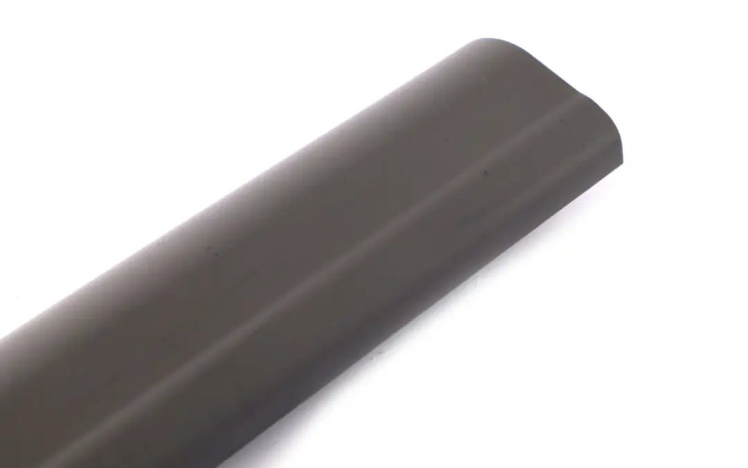 Finisher Upper Rail Front Right O/S Grey 7126634 to BMW 7 Series E65 E66 E67 with Part number 7139018 BMW 7 Series E65 E66 E67 Finisher Upper Rail Front Right O/S Grey 7126634 - SKU 7139018 - Part number 7139018