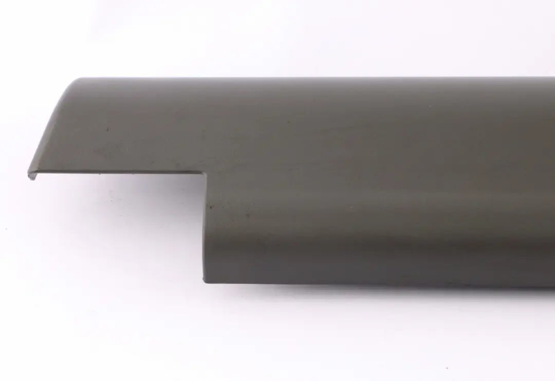 Finisher Upper Rail Front Right O/S Grey 7126634 to BMW 7 Series E65 E66 E67 with Part number 7139018 BMW 7 Series E65 E66 E67 Finisher Upper Rail Front Right O/S Grey 7126634 - SKU 7139018 - Part number 7139018