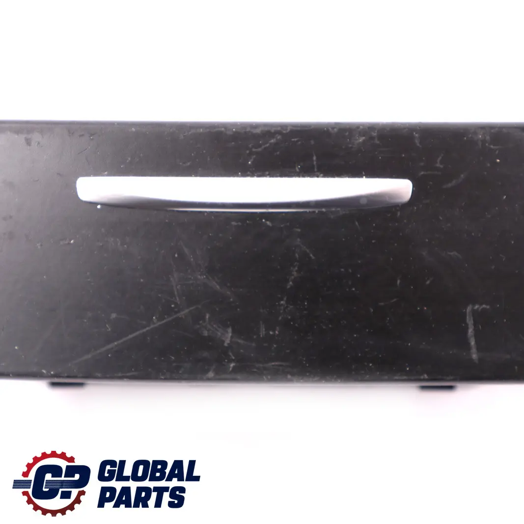 Cenicero Trasero Consola Central Negro Mate para BMW E90 E91 con número de pieza 7139048 BMW E90 E91 Cenicero Trasero Consola Central Negro Mate - SKU 7139048-9 - Número de pieza 7139048