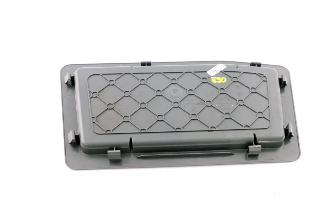 Guscio Portaoggetti Sinistro per BMW Serie 3 E90 E90N E92 E92N LCI con numero di parte 7139049 BMW Serie 3 E90 E90N E92 E92N LCI Guscio Portaoggetti Sinistro - SKU 7139049 - Numero di parte 7139049