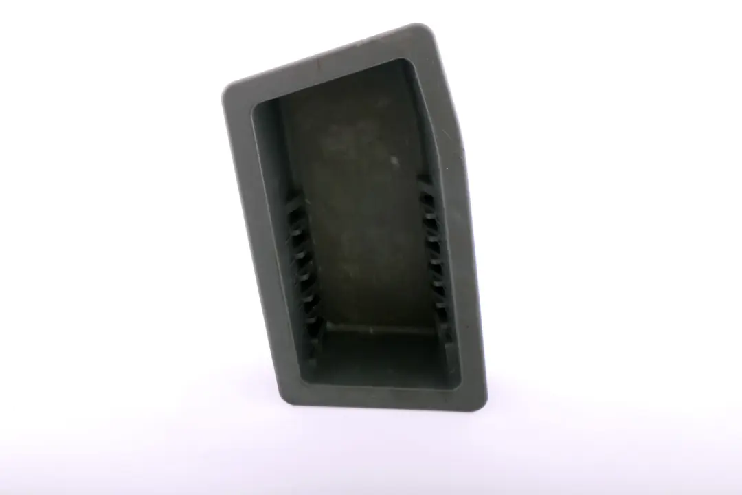 Almacenamiento Shell Boot Izquierda N / S lado del pasajero para BMW E90 E92 con número de pieza 7139051 BMW E90 E92 Almacenamiento Shell Boot Izquierda N / S lado del pasajero - SKU 7139051 - Número de pieza 7139051